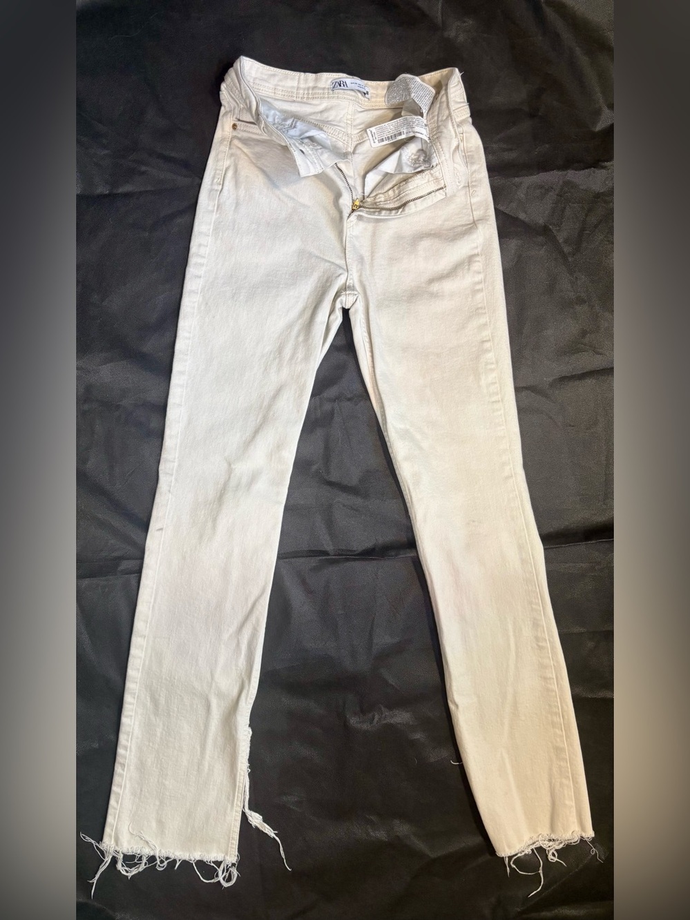 Zara High Rise Ecru Raw Hem/Frayed Hem Women’s  Light Beige Skinny Jeans Size 4